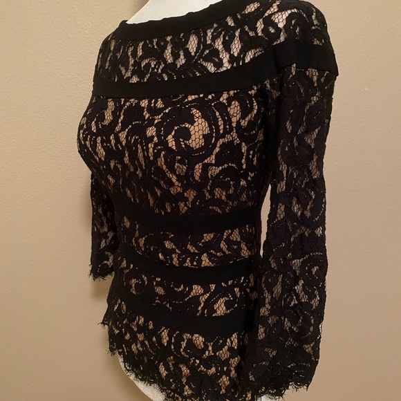 Elegant Tadashi Shoiji Black Stretch Lace Women's Top - Picture 2 of 5